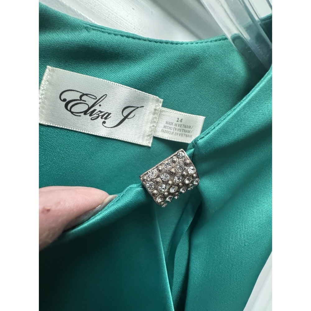 NWT Eliza J Emerald Green Satin Sheath Dress - Jeweled Neckline - Size 14 - Picture 3 of 9